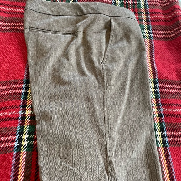 BCBG brown chevron stripe trousers 🤎 - Picture 3 of 5